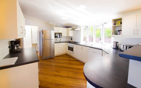 The White House Ocean View Spa Villa - Accommodation ACT 3