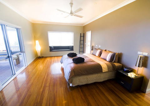 The White House Ocean View Spa Villa - Accommodation ACT 4