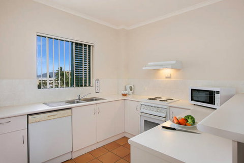 Tropic Towers Apartments - Accommodation ACT 13