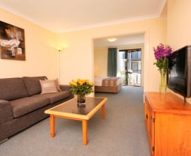 Assured Waterside Apartments - Accommodation ACT 3