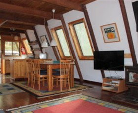 Green Leaves Cabin - Accommodation ACT 2