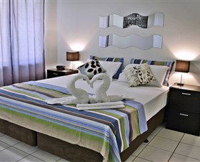 Absolute Beachfront Apartment - Accommodation ACT 2