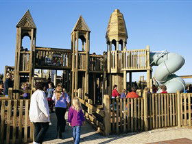 Jubilee Park Adventure Playground - Accommodation ACT 0