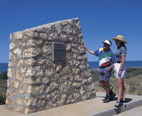 Potshot Monument - Accommodation ACT 0