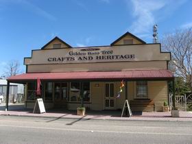 Dolly's Golden Raintree Craft And Heritage Centre - Accommodation ACT 0