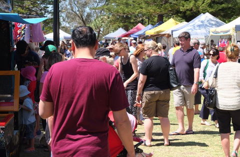 Burleigh Heads Markets - Accommodation ACT 1