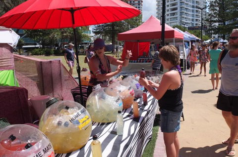 Burleigh Heads Markets - Accommodation ACT 4