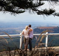 Picnic Point Lookout And Parkland - Accommodation ACT