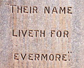Blackall War Memorial And Memorial Seat - Accommodation ACT 0