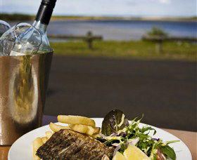 Hedys Restaurant At The Heads Hotel - Accommodation ACT 0