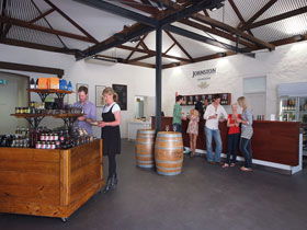 Johnston Oakbank Cellar Door - Accommodation ACT 1