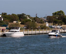 Patterson River - Accommodation ACT 0