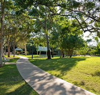 Millennium Esplanade and Tannum Sands Beach - Accommodation ACT