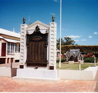 Gayndah War Memorial - Accommodation ACT
