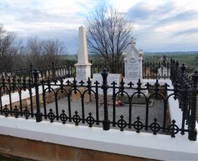 Hamilton Humes Grave - Accommodation ACT 0