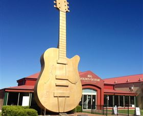 Big Golden Guitar Tourist Centre - Accommodation ACT 1