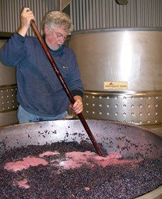 Mundoonen Winery - Accommodation ACT 0