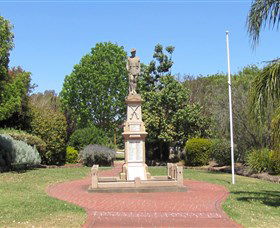 Greenmount War Memorial - Accommodation ACT 0