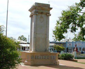 Charleville War Memorial - Accommodation ACT 0