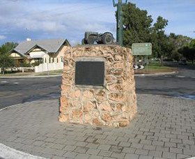 Ferguson Tractor Monument - Accommodation ACT 1