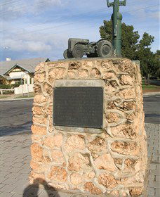 Ferguson Tractor Monument - Accommodation ACT 2