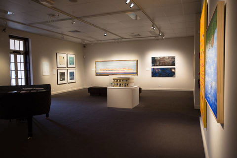 Perc Tucker Regional Gallery - Accommodation ACT 6