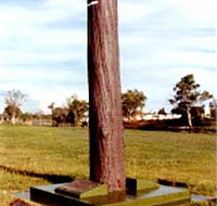 The Flood Memorial or The Stump - Accommodation ACT