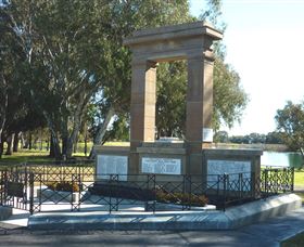 Memorial Park And Garden - Accommodation ACT 0