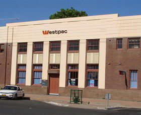 Moree Heritage And Art Deco Guided Walk - Accommodation ACT 2