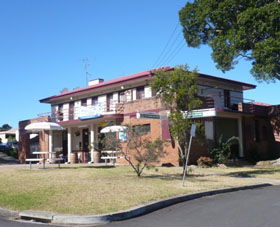Hotel Oaks - Accommodation ACT 0