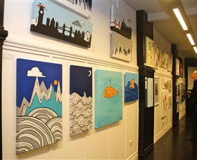 Bondi Art Lounge - Accommodation ACT 2