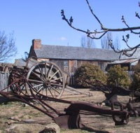 The Early Settlers Hut - Accommodation ACT