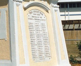 Beenleigh War Memorial - Accommodation ACT 2