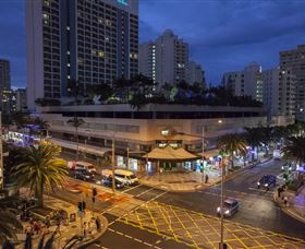 Piazza Surfers Paradise - Accommodation ACT 0