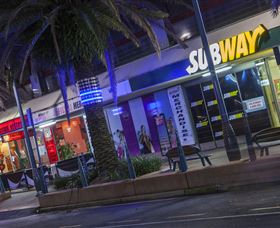 Piazza Surfers Paradise - Accommodation ACT 2