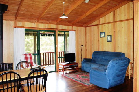 Hawke Brook Chalets - Accommodation ACT 3