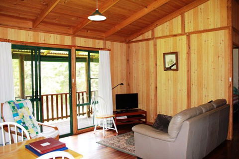 Hawke Brook Chalets - Accommodation ACT 6