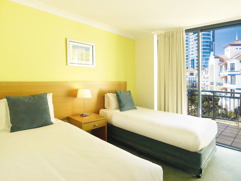 Oaks Calypso Plaza - Accommodation ACT 5