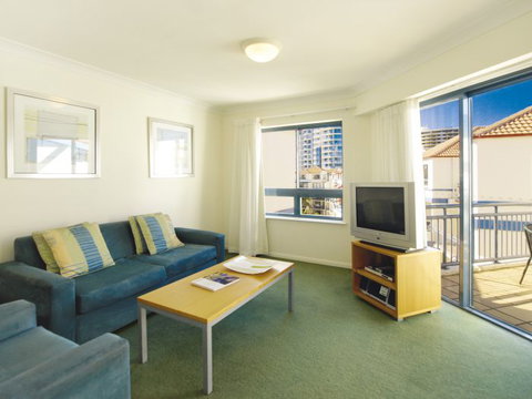 Oaks Calypso Plaza - Accommodation ACT 6