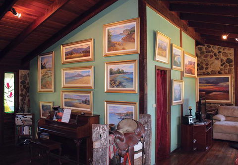 Rossiters’ Paintings - Accommodation ACT 2