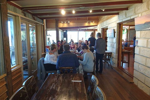 Phillip Island Wine Experience Tour - Accommodation ACT 7