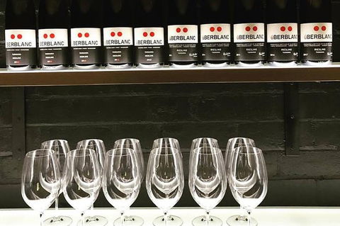 Hobart Small Group Wine Tour Saturday Afternoon: Wines, Gins & Cheeses - Accommodation ACT 1