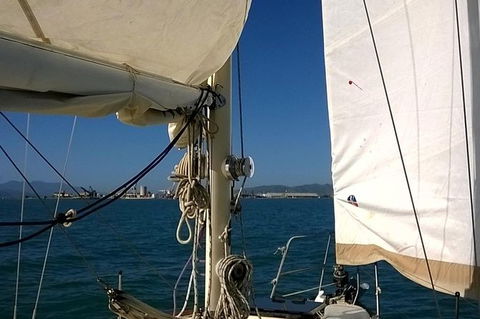 Townsville Lunchtime Sailing Cruise Boat Tour - Accommodation ACT 4