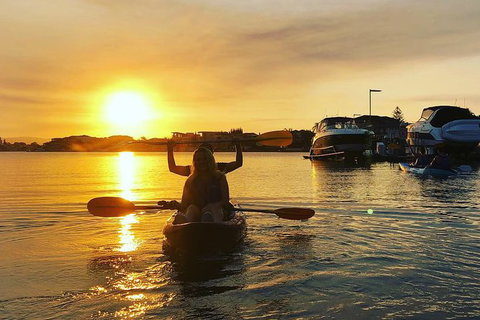 Surfers Paradise Sunset Kayak Tour - Accommodation ACT 5