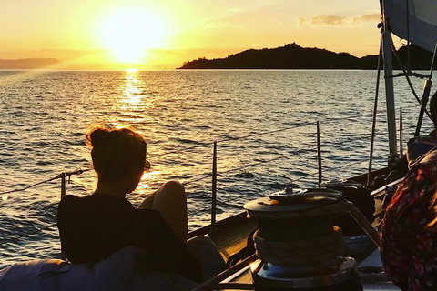 Magnetic Island Twilight Sailing Cruise - Accommodation ACT 1