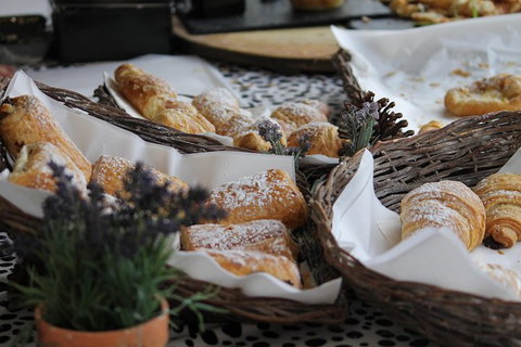 Eumundi Markets And Sunshine Coast Day Trip From Brisbane - Accommodation ACT 7