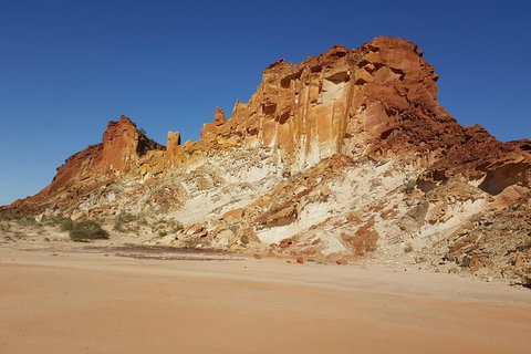 Chambers Pillar And Rainbow Valley 1 Day 4WD Tour - Accommodation ACT 3