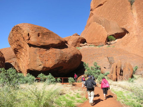 Full Uluru Base Walk At Sunrise Including Breakfast - Accommodation ACT 3