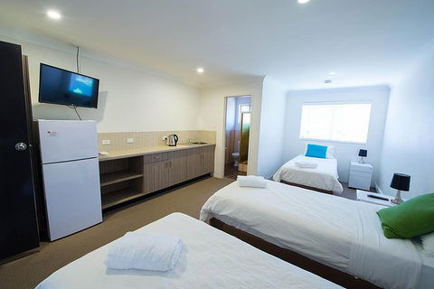 4-Week Surf Development Course - Accommodation ACT 3