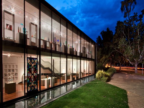 Wagga Wagga Art Gallery - Accommodation ACT 2